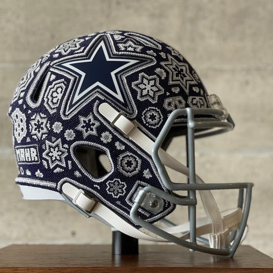 Casco Dallas Cowboys con arte Huichol